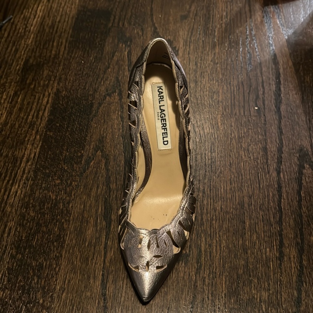 Karl Lagerfeld Aria Leather Lasercut Accents Pumps size 8